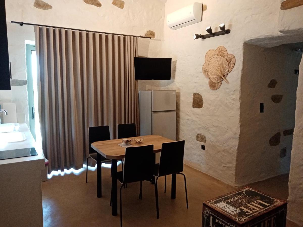 Afentiko Pigadi Vila